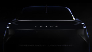 Lexus        2020 